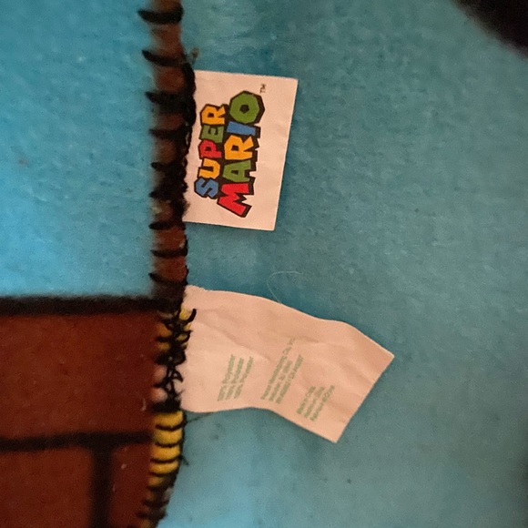 Super Mario Fleece Blanket - Picture 7 of 7